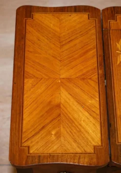 Table de Coiffeuse Louis XV Restaurée XIXe Siècle par Alfred Beurdeley