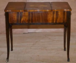 Table de Coiffeuse Louis XV Restaurée XIXe Siècle par Alfred Beurdeley