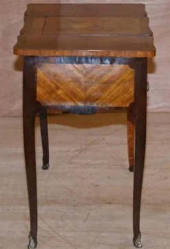 Table de Coiffeuse Louis XV Restaurée XIXe Siècle par Alfred Beurdeley