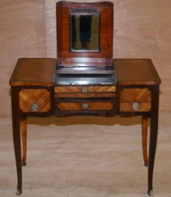 Table de Coiffeuse Louis XV Restaurée XIXe Siècle par Alfred Beurdeley
