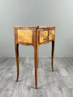 Table de couture en marqueterie de style Louis XV, XXe Siècle