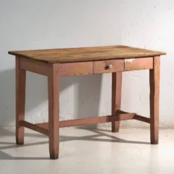 Table de cuisine ancienne en bois de pin – Europe centrale, vers 1900