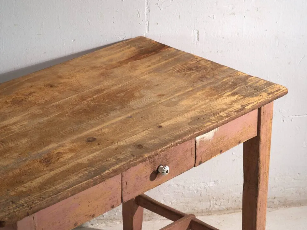 Table de cuisine ancienne en bois de pin – Europe centrale, vers 1900