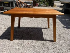 Table de cuisine en bois massif