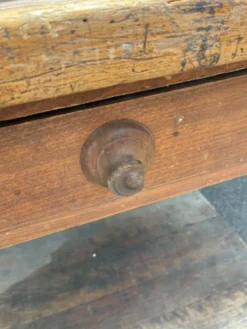 Table de drapier, meuble d'atelier