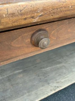 Table de drapier, meuble d'atelier