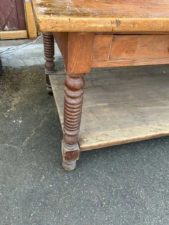 Table de drapier, meuble d'atelier