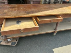 Table de drapier, meuble d'atelier