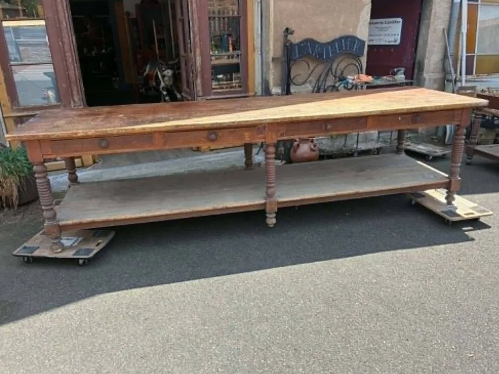 Table de drapier, meuble d'atelier