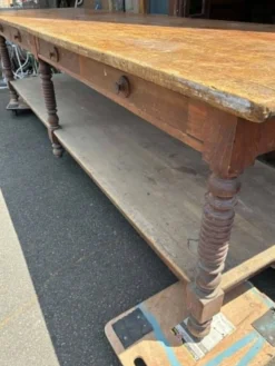 Table de drapier, meuble d'atelier