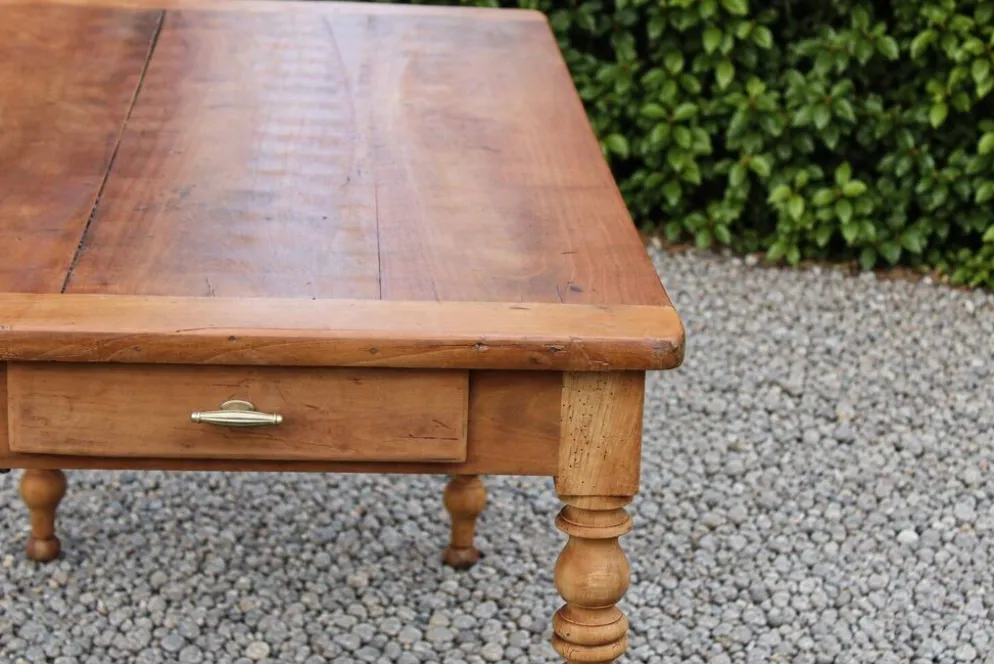 Table de ferme ancienne en bois – pieds tournés, tiroir et rallonge d’appoi