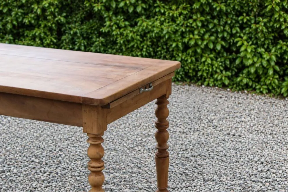 Table de ferme ancienne en bois – pieds tournés, tiroir et rallonge d’appoi