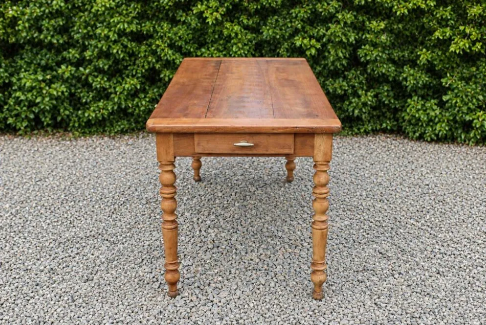 Table de ferme ancienne en bois – pieds tournés, tiroir et rallonge d’appoi