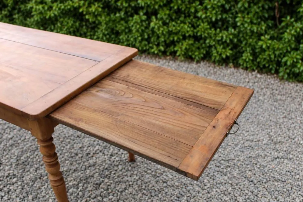 Table de ferme ancienne en bois – pieds tournés, tiroir et rallonge d’appoi