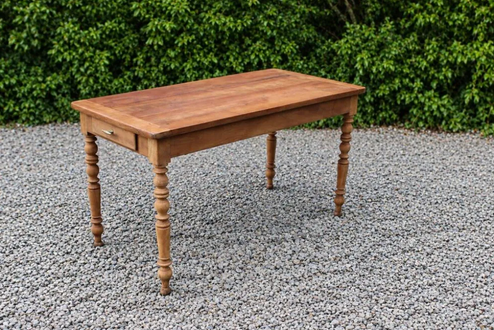 Table de ferme ancienne en bois – pieds tournés, tiroir et rallonge d’appoi