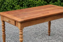 Table de ferme ancienne en bois – pieds tournés, tiroir et rallonge d’appoi