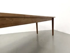 Table de ferme aux pieds fuseaux, L 260 cm
