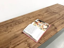 Table de ferme aux pieds fuseaux, L 260 cm
