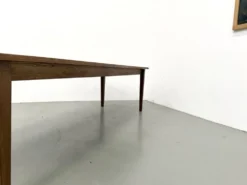 Table de ferme aux pieds fuseaux, L 260 cm