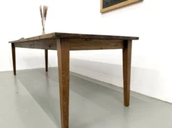 Table de ferme aux pieds fuseaux, L 260 cm
