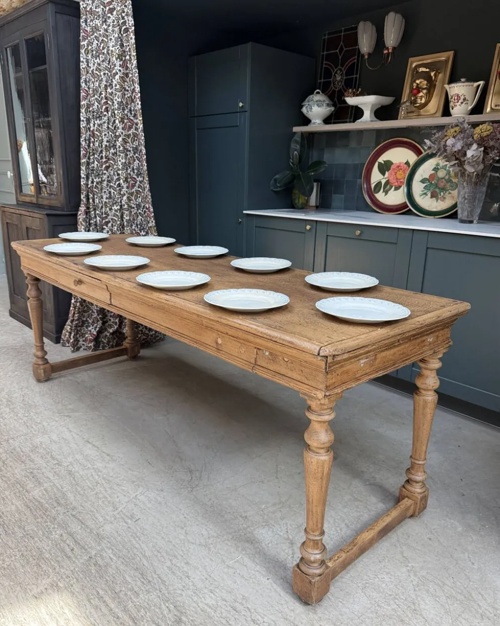 Table de ferme aux pieds tournés en chêne (rénovée)