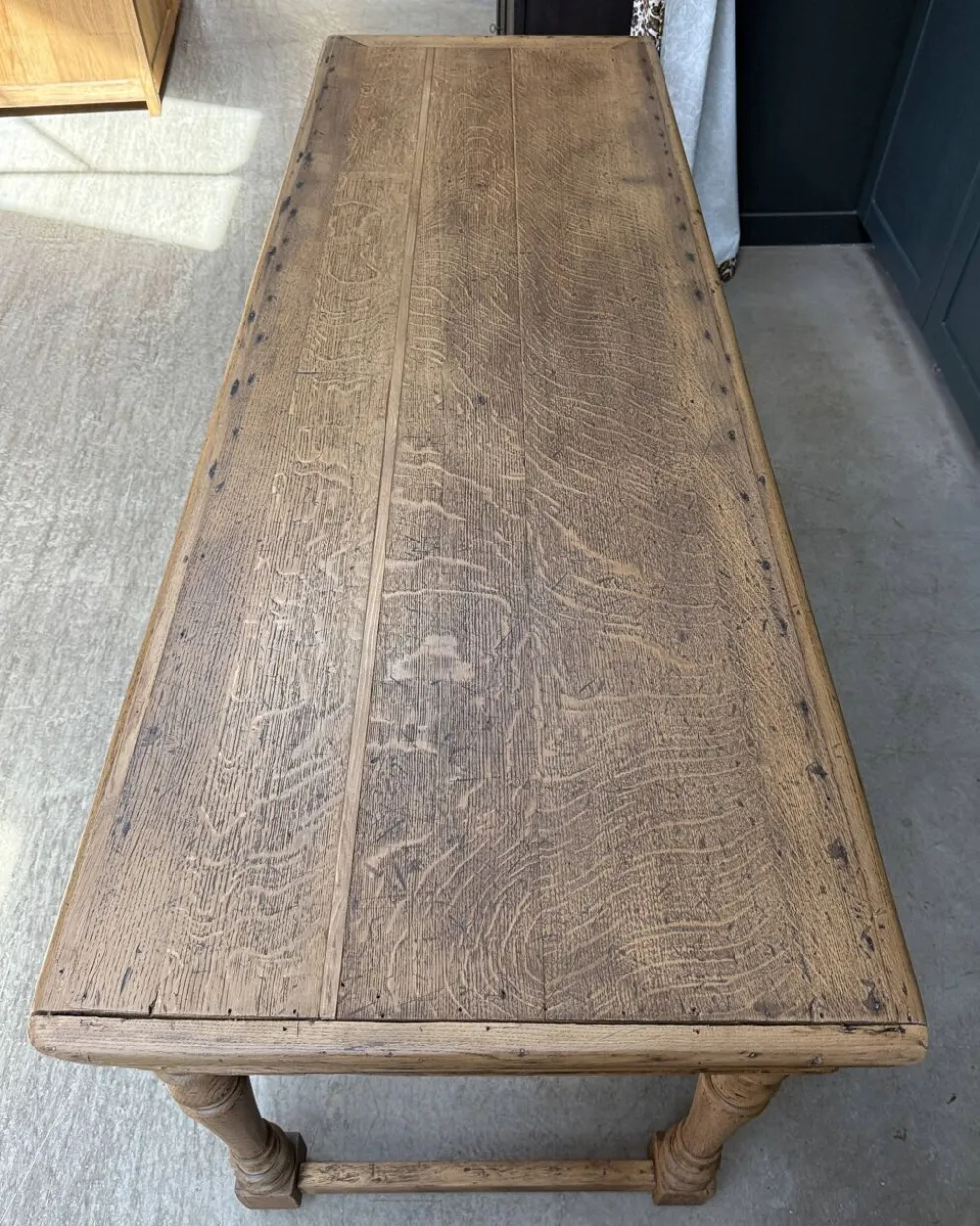 Table de ferme aux pieds tournés en chêne (rénovée)