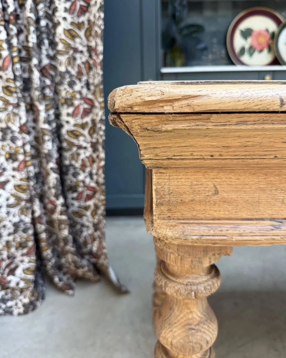 Table de ferme aux pieds tournés en chêne (rénovée)