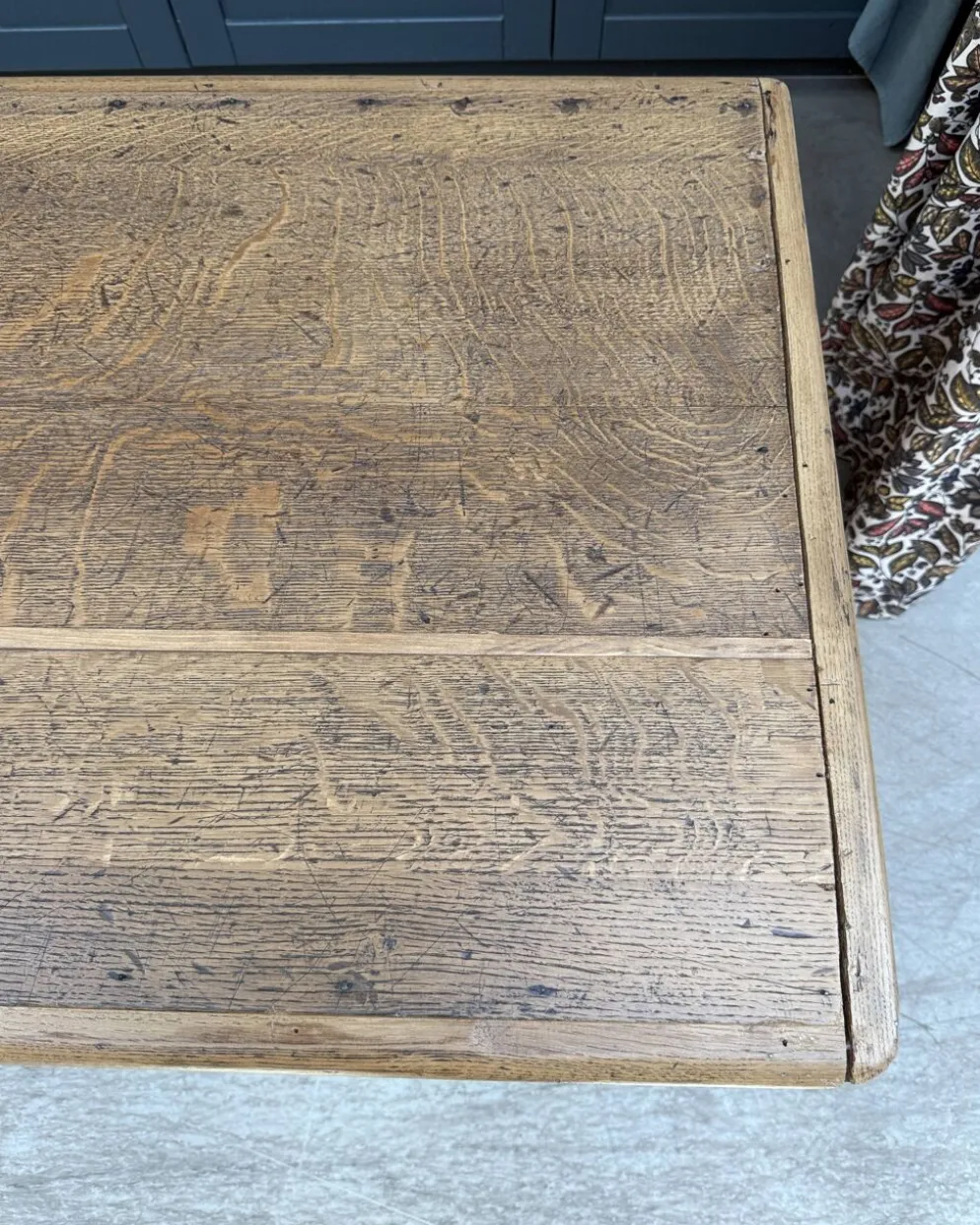 Table de ferme aux pieds tournés en chêne (rénovée)