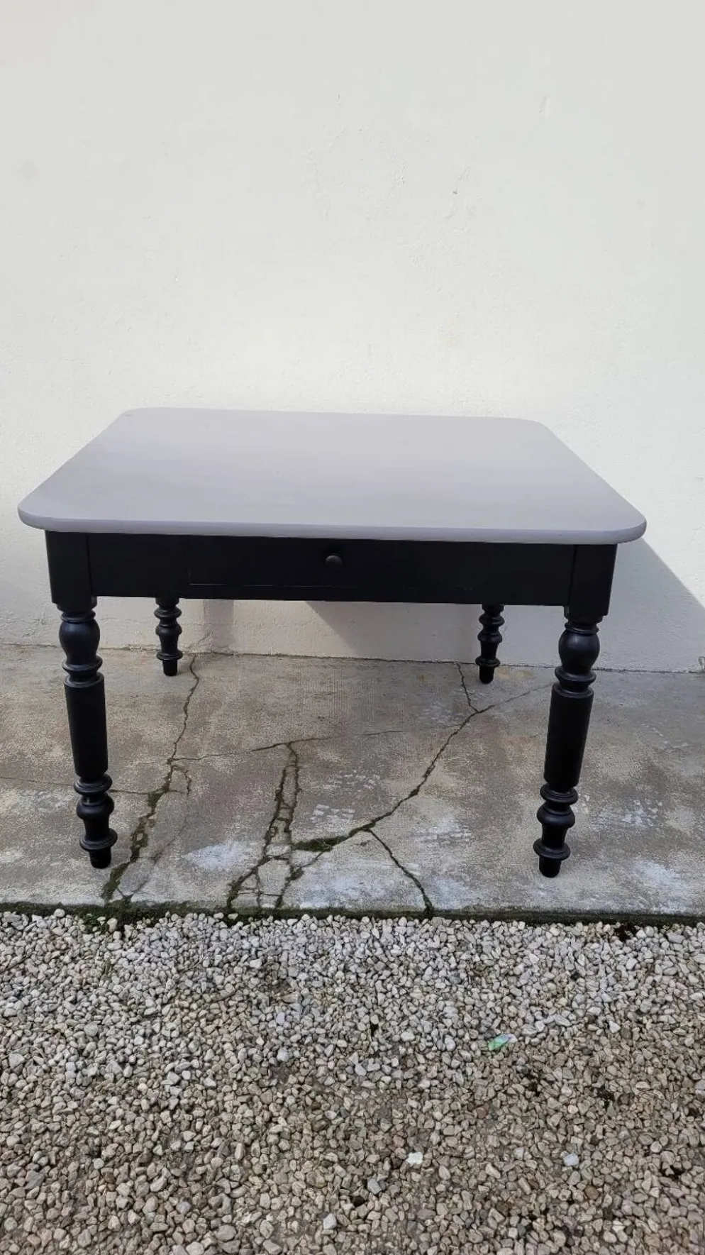 Table de ferme bistrot patiné ancienne, un tiroir