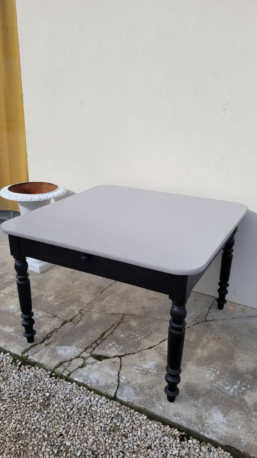 Table de ferme bistrot patiné ancienne, un tiroir