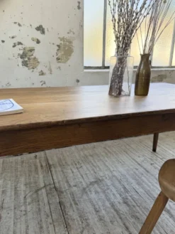 Table de ferme chêne pieds fuseaux 1950