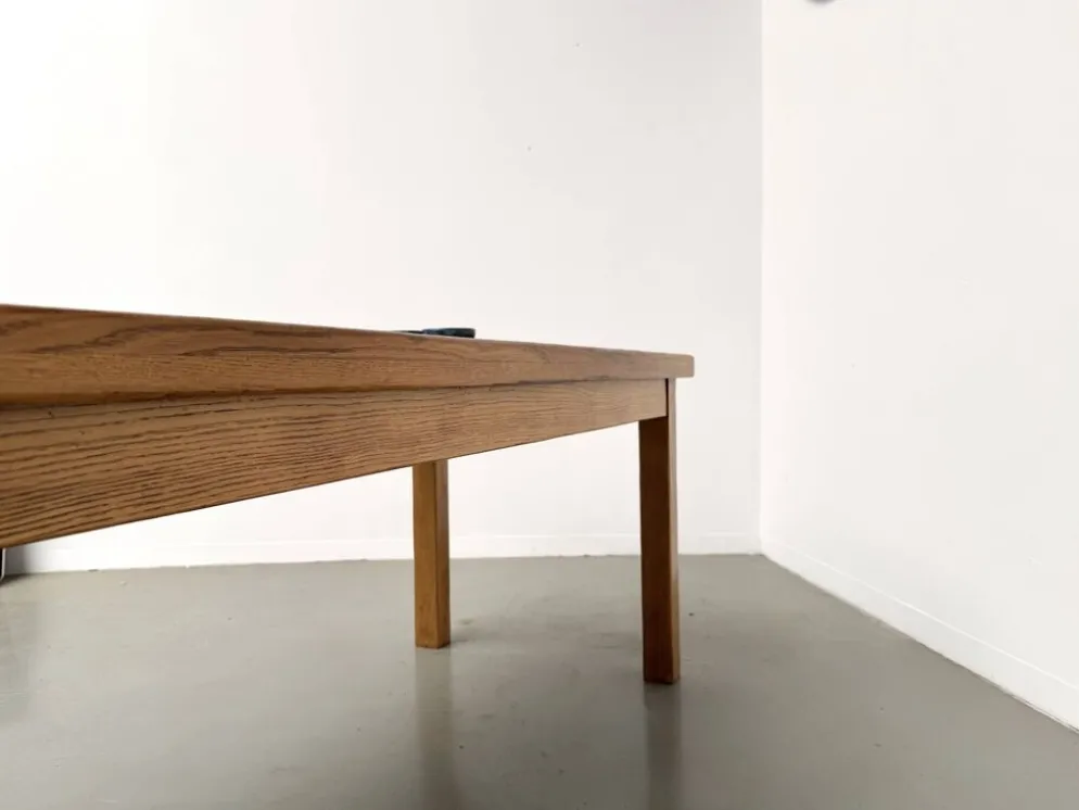 Table de ferme en chêne massif, pieds carrés, un tiroir, France, années 196