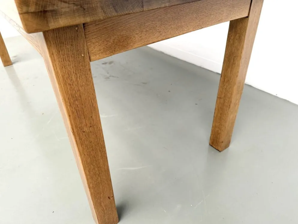 Table de ferme en chêne massif, pieds carrés, un tiroir, France, années 196