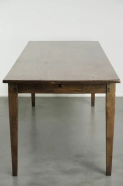 Table de ferme française du 19ème siècle en chêne avec 2 tiroirs.
