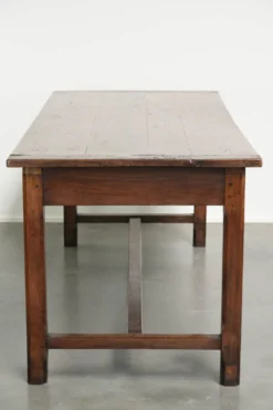 Table de ferme française du XVIIIe siècle en chêne et en bois fruitier.