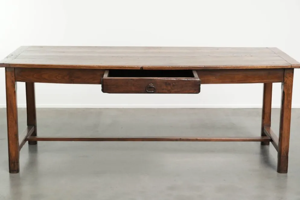 Table de ferme française du XVIIIe siècle en chêne et en bois fruitier.