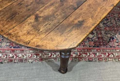 Table de ferme 19ème, plateau en sapin et piétement en peuplier