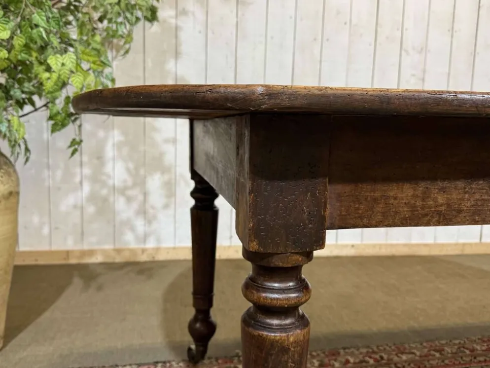 Table de ferme 19ème, plateau en sapin et piétement en peuplier
