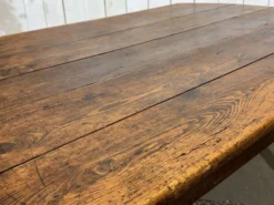 Table de ferme 19ème, plateau en sapin et piétement en peuplier