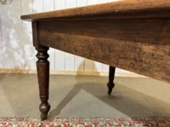 Table de ferme 19ème, plateau en sapin et piétement en peuplier