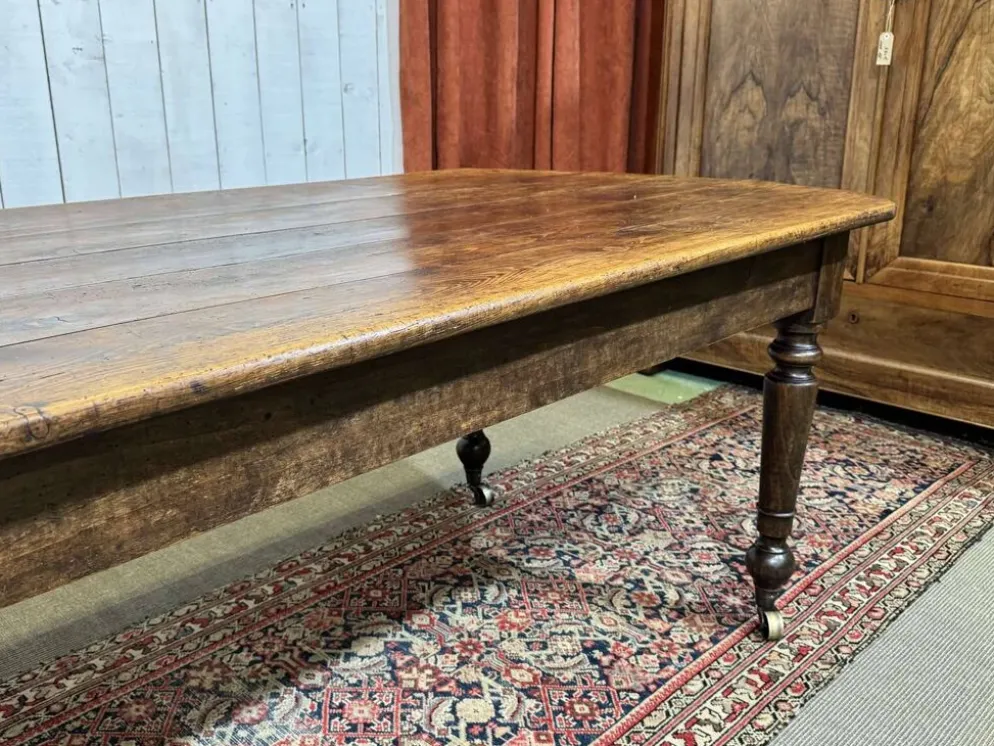Table de ferme 19ème, plateau en sapin et piétement en peuplier