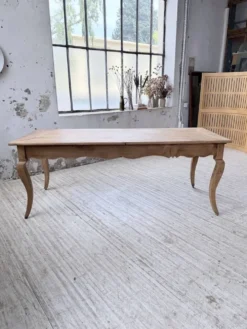 Table de ferme merisier pieds galbés XIXème