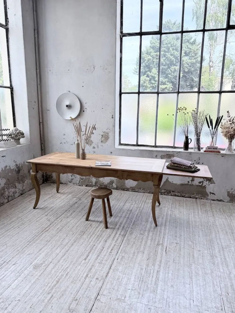 Table de ferme merisier pieds galbés XIXème