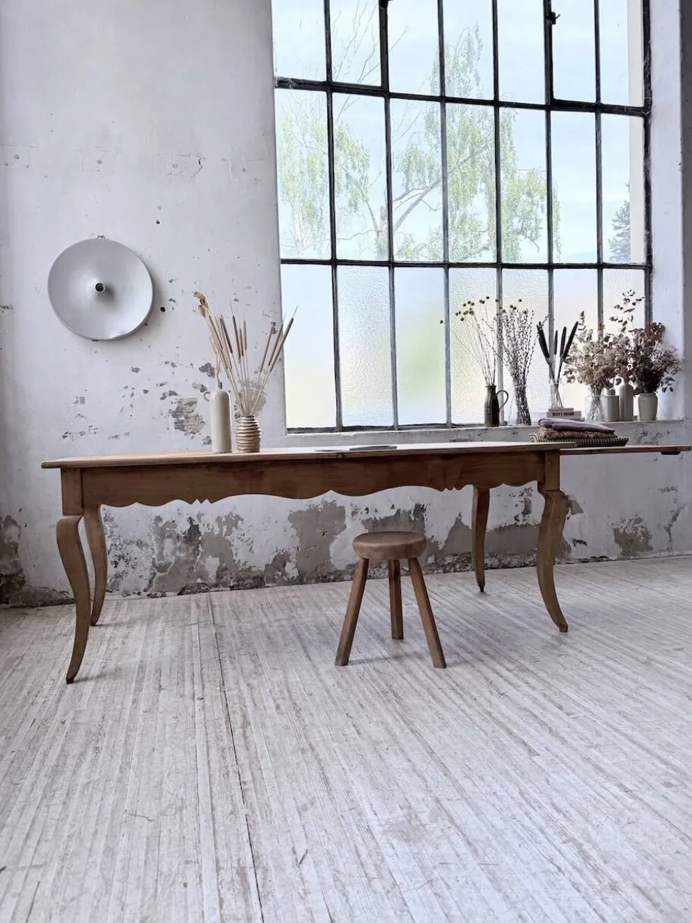 Table de ferme merisier pieds galbés XIXème