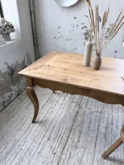 Table de ferme merisier pieds galbés XIXème