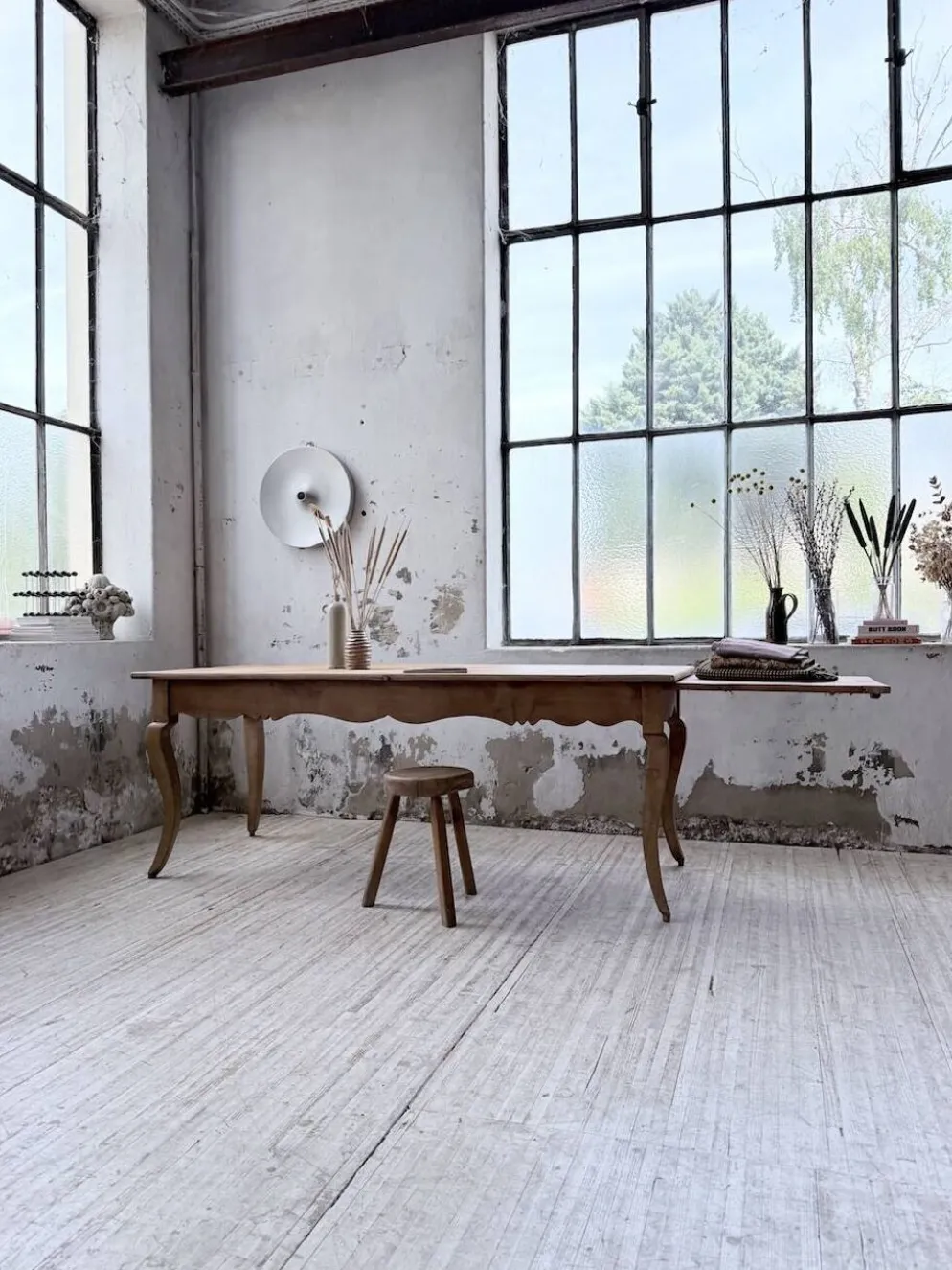 Table de ferme merisier pieds galbés XIXème
