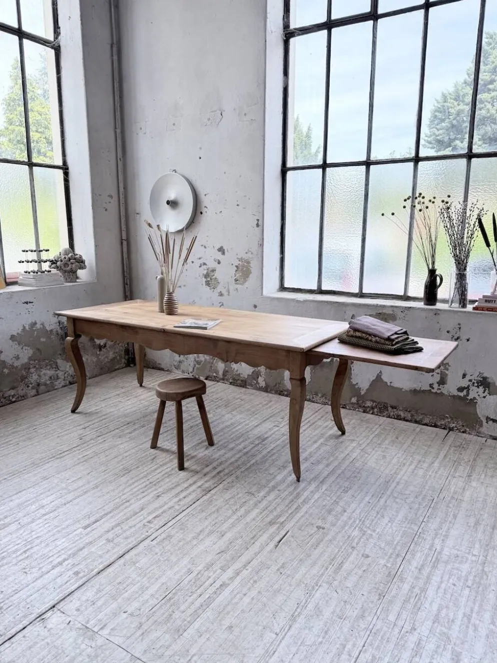 Table de ferme merisier pieds galbés XIXème