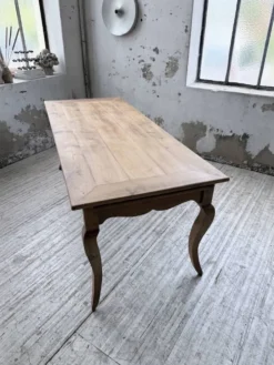 Table de ferme merisier pieds galbés XIXème
