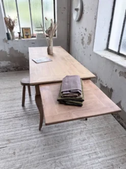 Table de ferme merisier pieds galbés XIXème