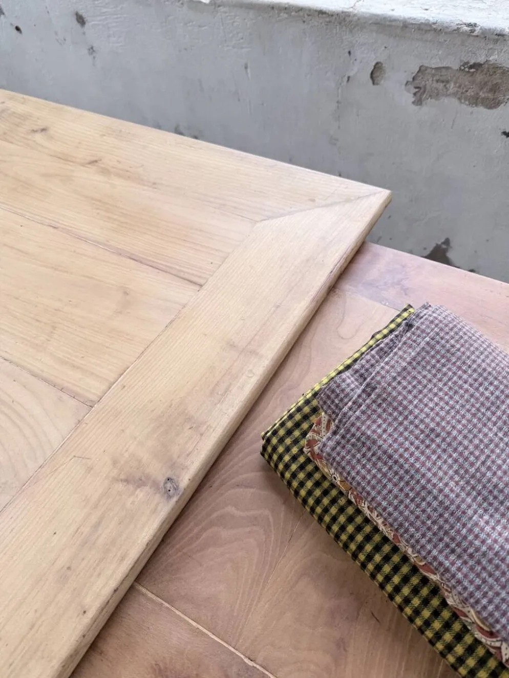 Table de ferme merisier pieds galbés XIXème